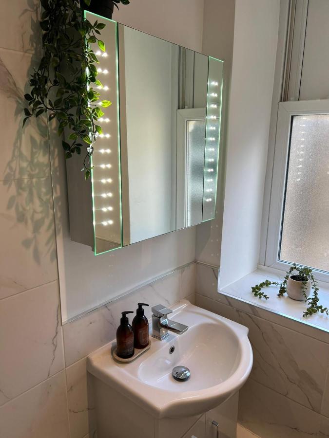 Peaceful & Stylish Brighton Studio Apartment Экстерьер фото